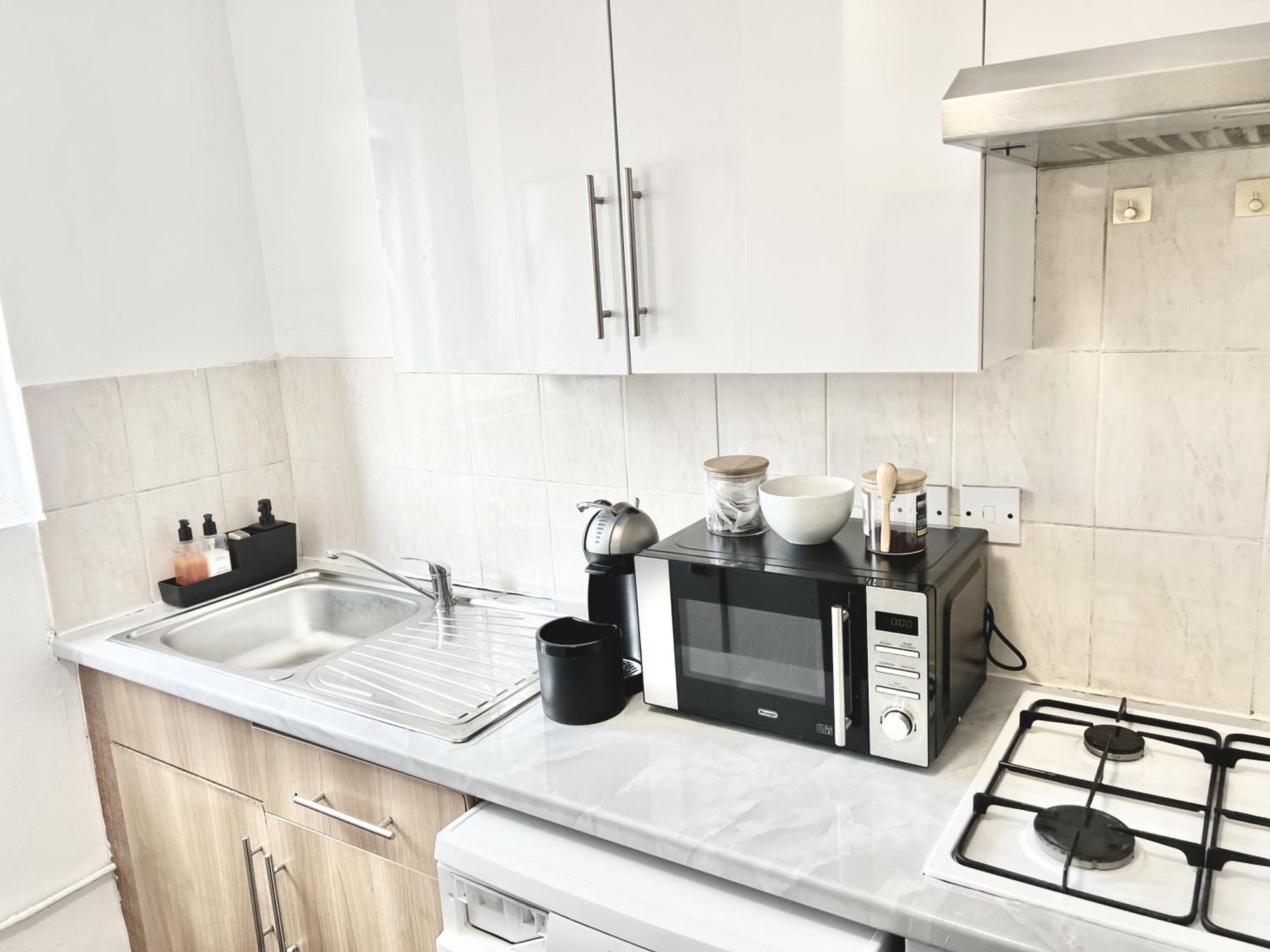 Apartment Next Westfield Mall London