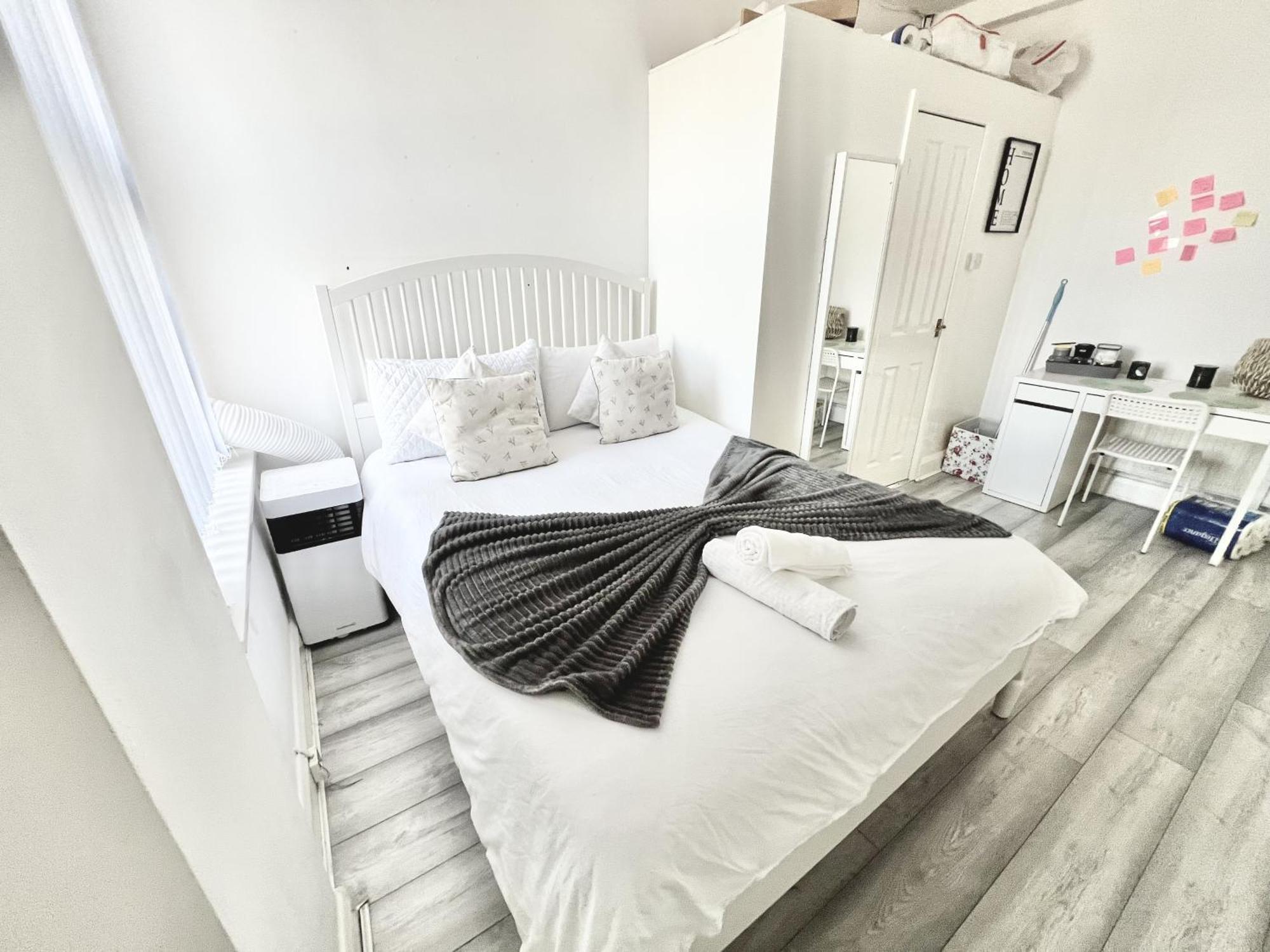 Apartment Next Westfield Mall *