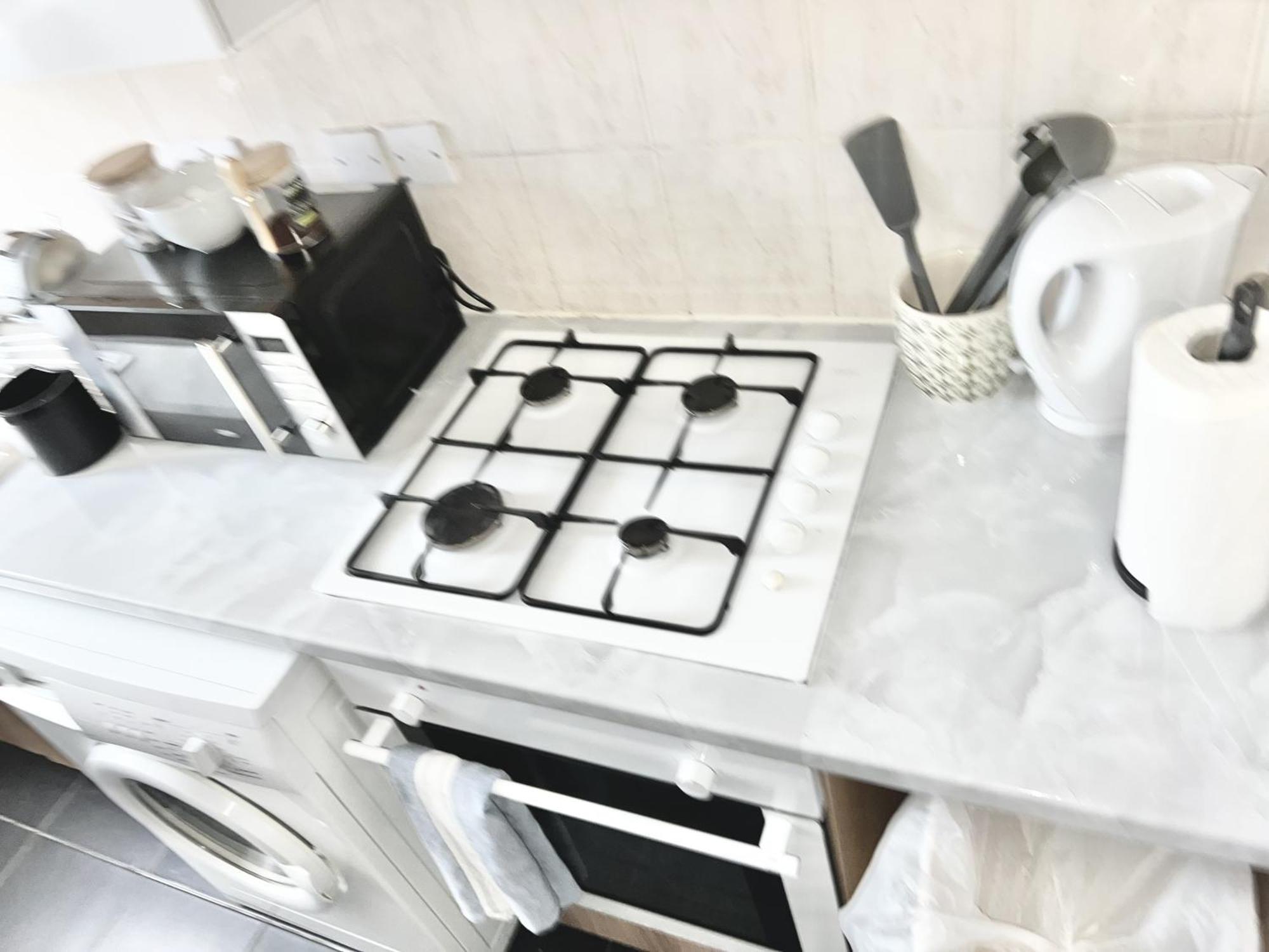 Apartment Next Westfield Mall London
