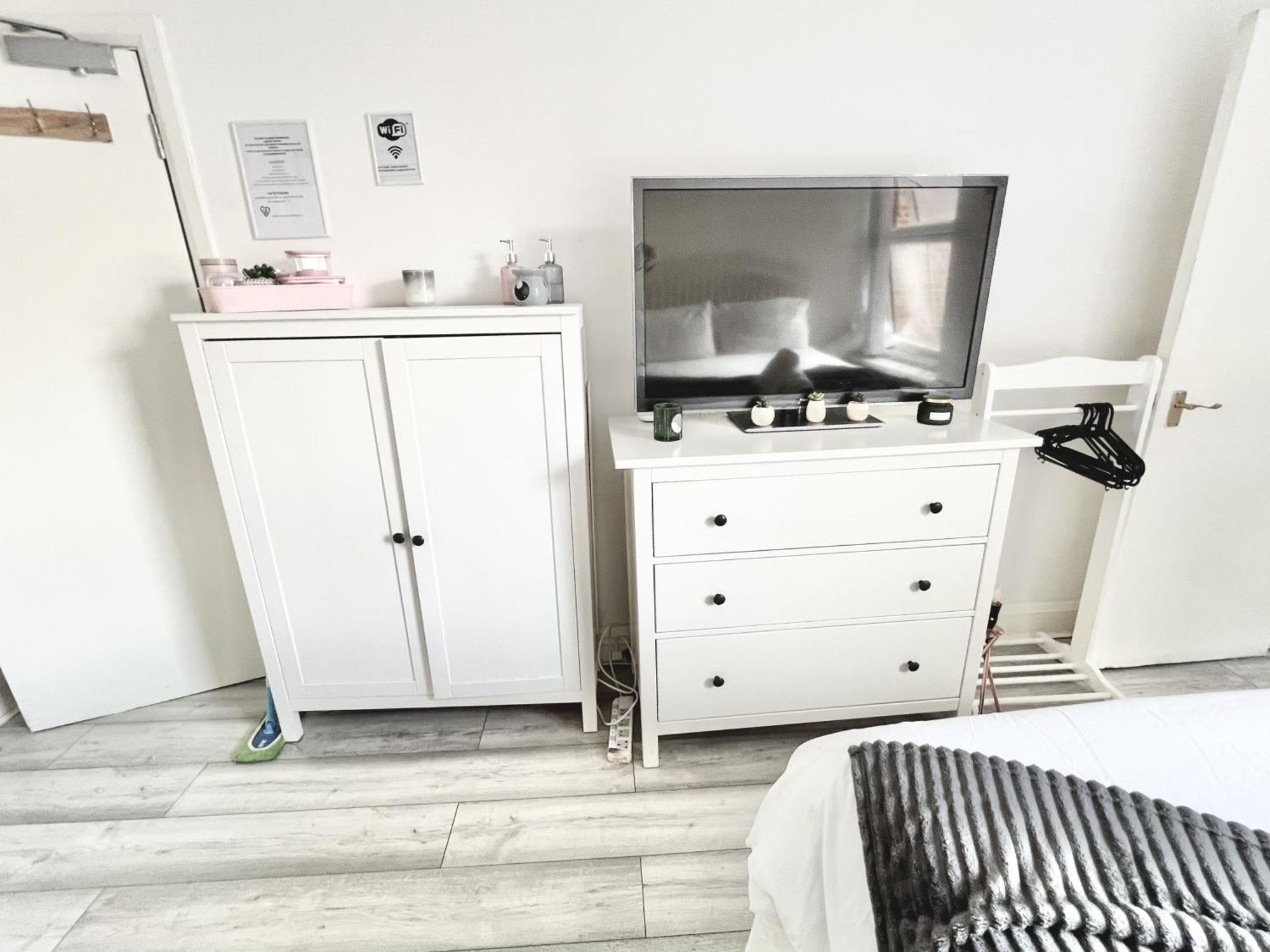 Apartment Next Westfield Mall London